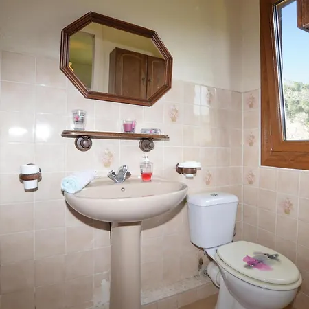2 Bedroom Gorgeous In Marignana