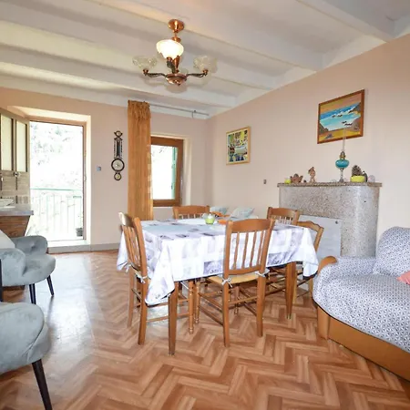 2 Bedroom Gorgeous In